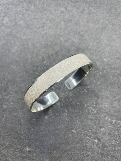 Orbit cuff