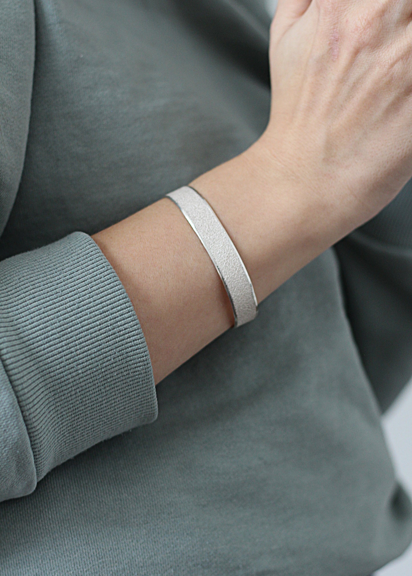 Orbit cuff