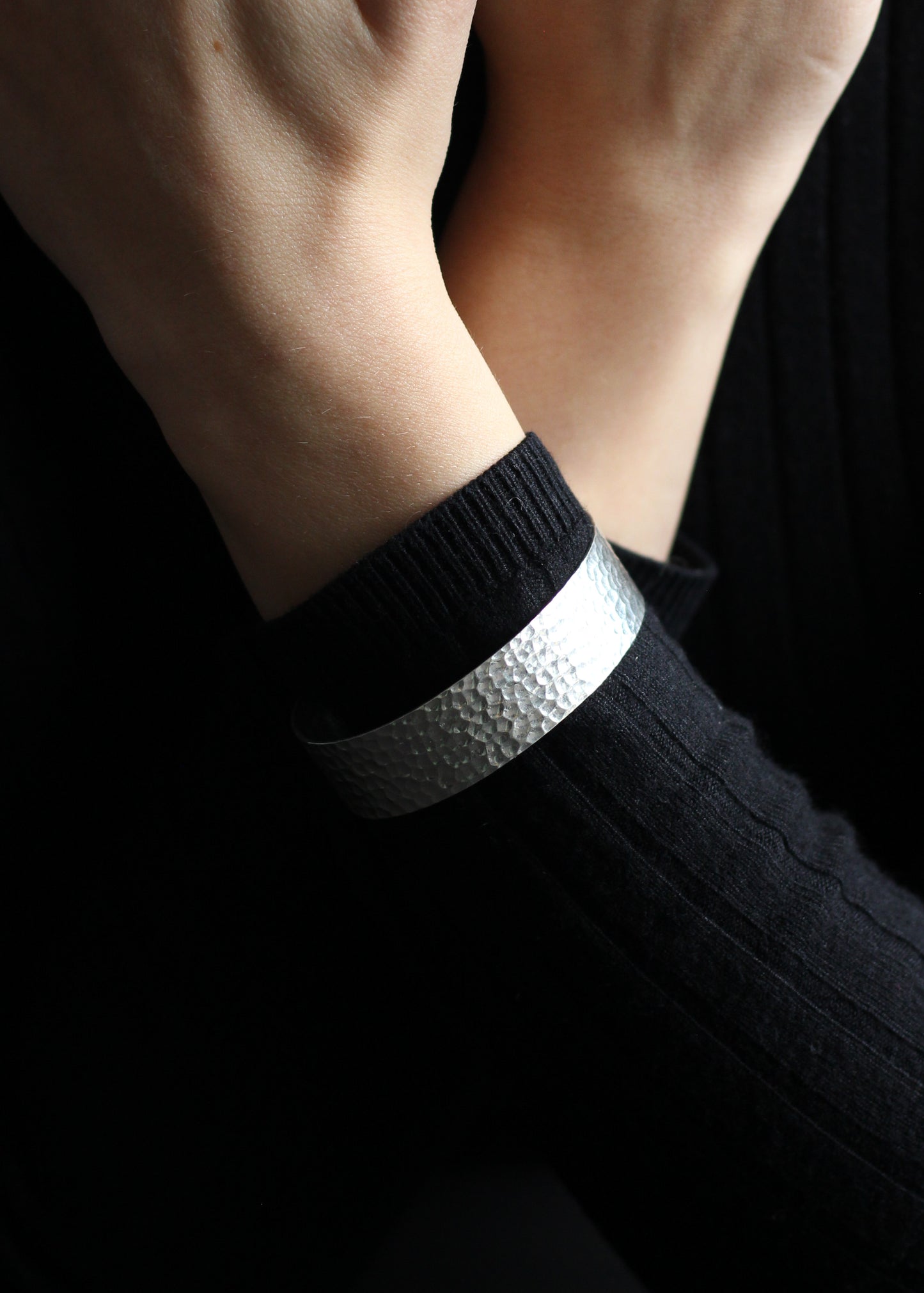 Grit cuff